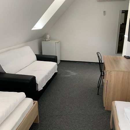 特尔纳瓦 假日旅馆酒店 外观 照片