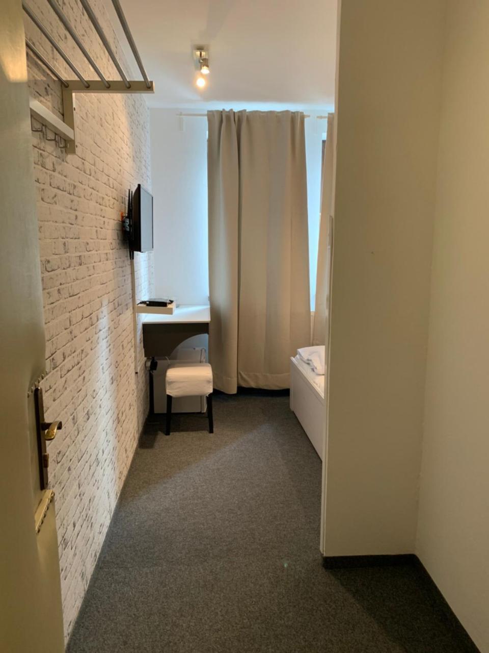 特尔纳瓦 假日旅馆酒店 外观 照片