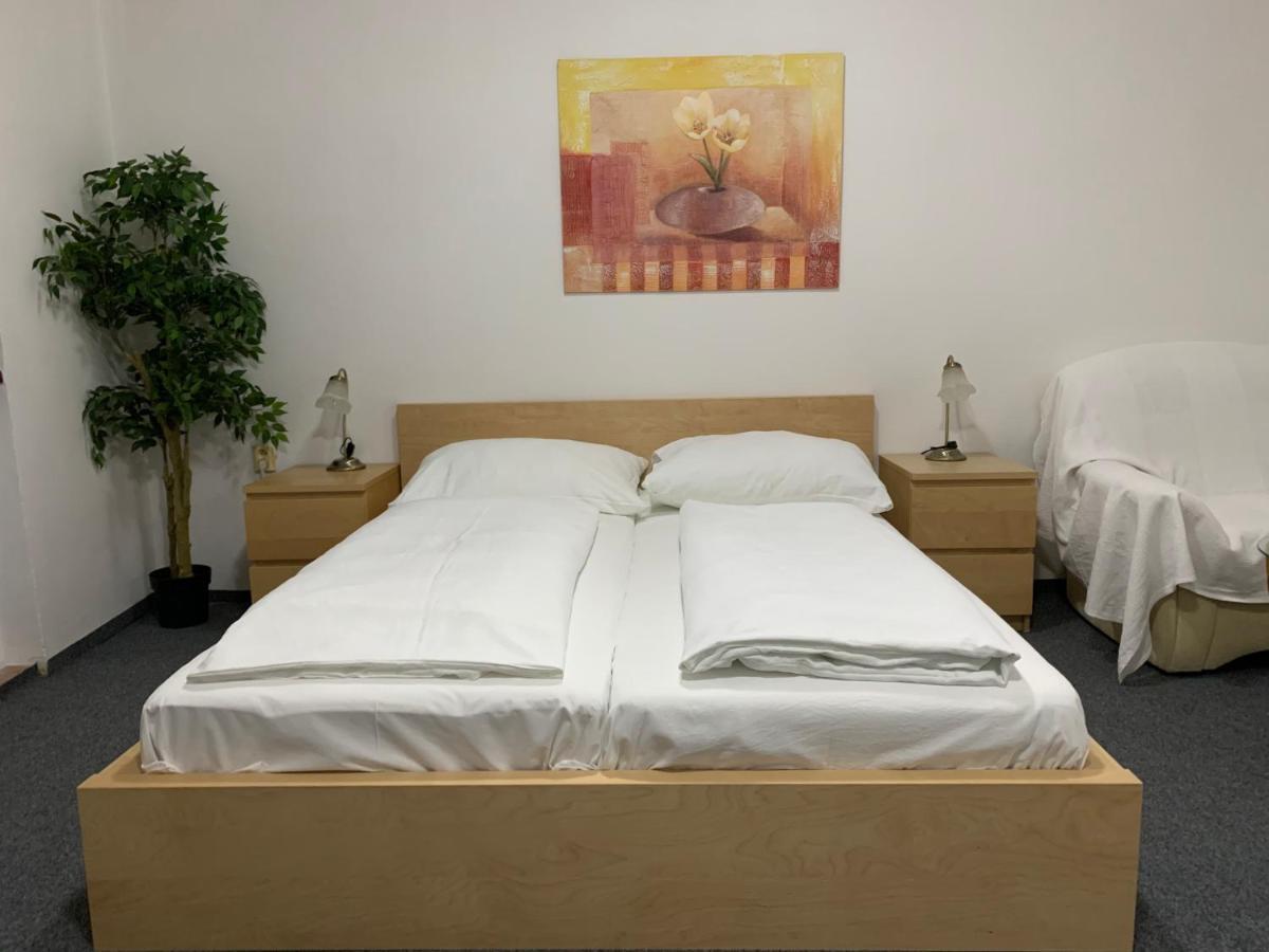 特尔纳瓦 假日旅馆酒店 外观 照片