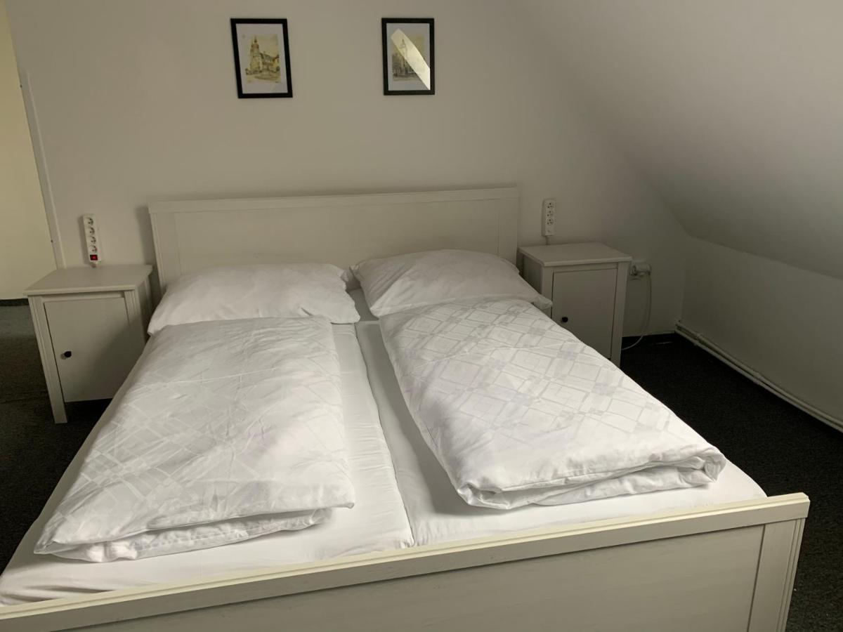 特尔纳瓦 假日旅馆酒店 外观 照片